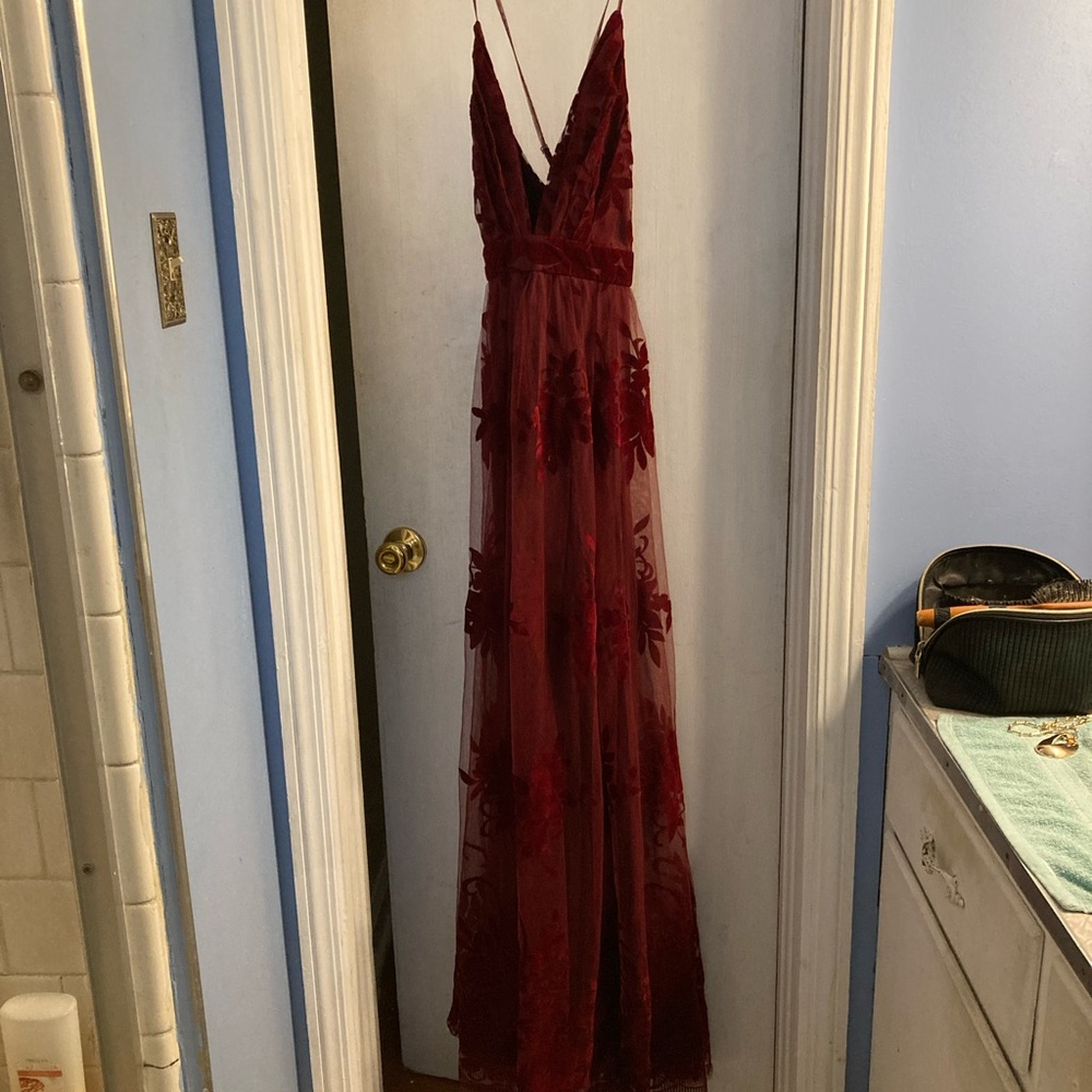 Windsor Burgundy Backless Dress